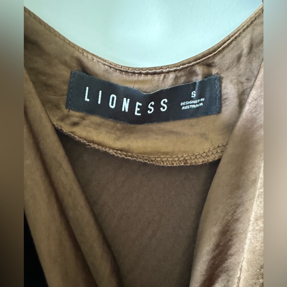 Lioness Chocolate String Along Top Size Small - image 5
